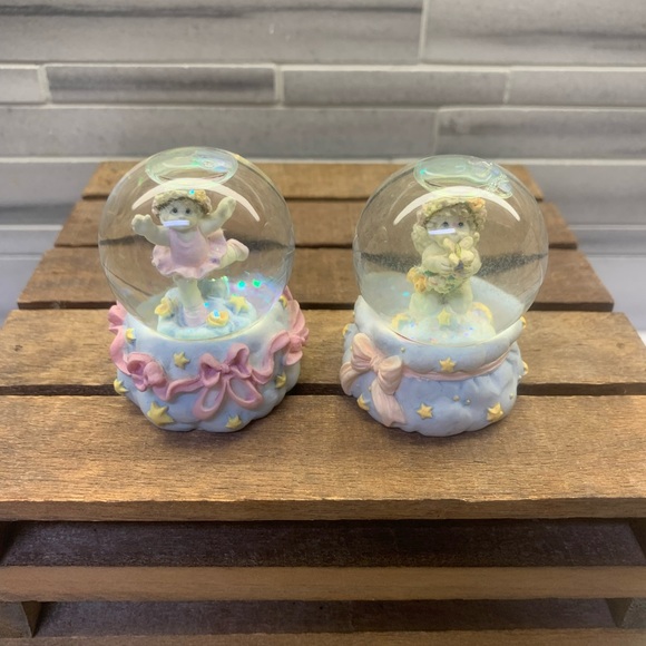 Set of Two Vintage Dreamsicle Cherub Mini Snow Globes - Picture 1 of 6